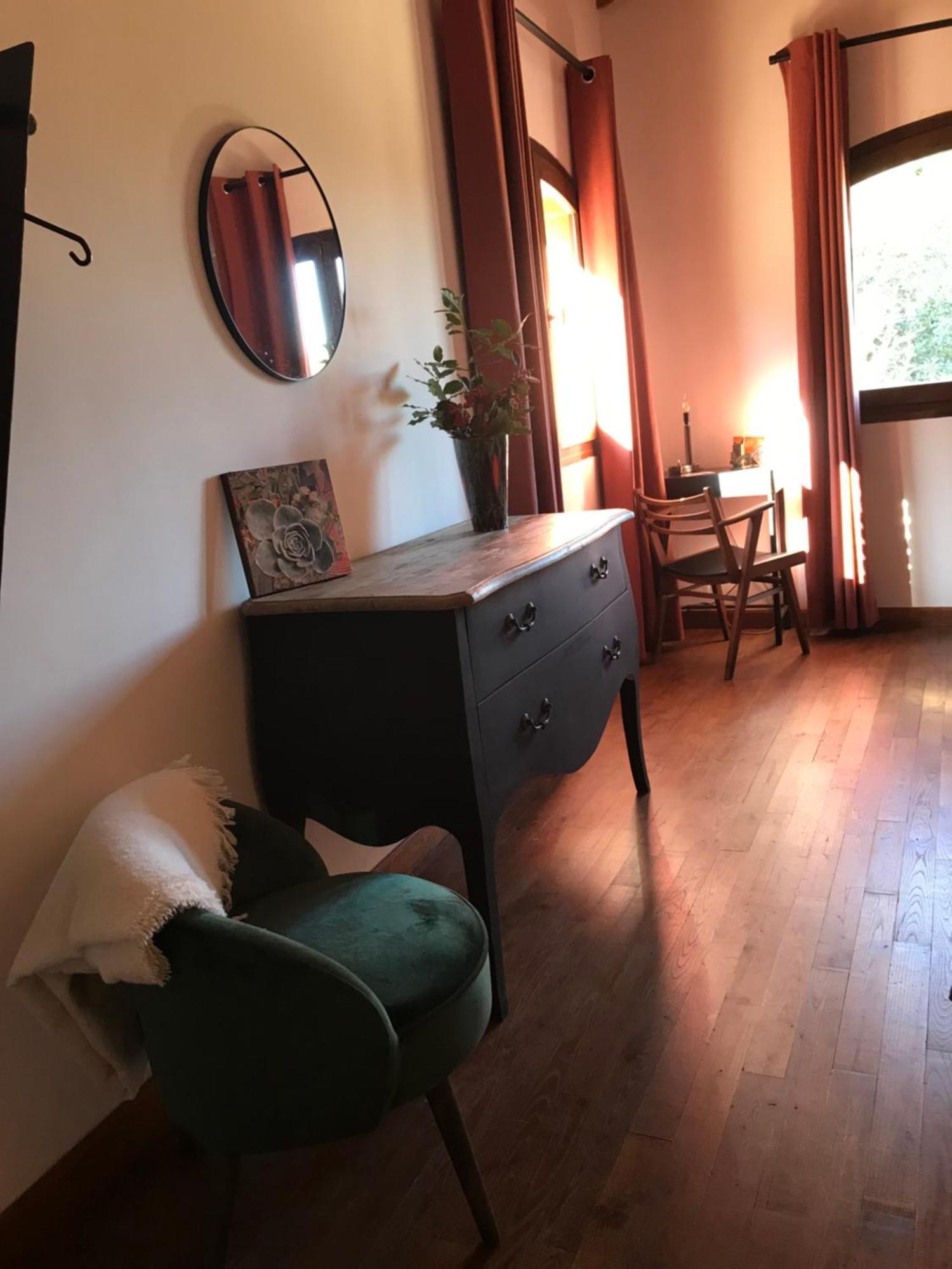 Le Mas Petit Thuir Exterior photo